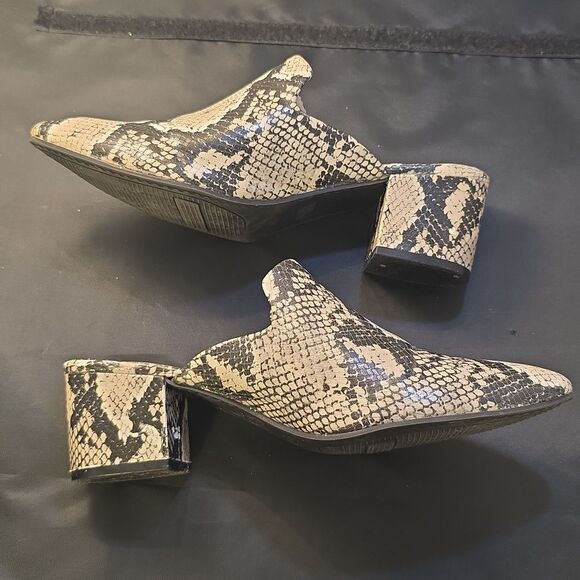 TIME AND TRU SNEAKING BLOCK HEEL PLATFORM MULE SHOE - Picture 9 of 16